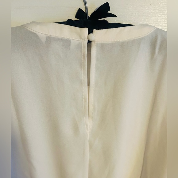 Nine West long sleeve twist front top, white, NWOT, XL - Picture 7 of 7
